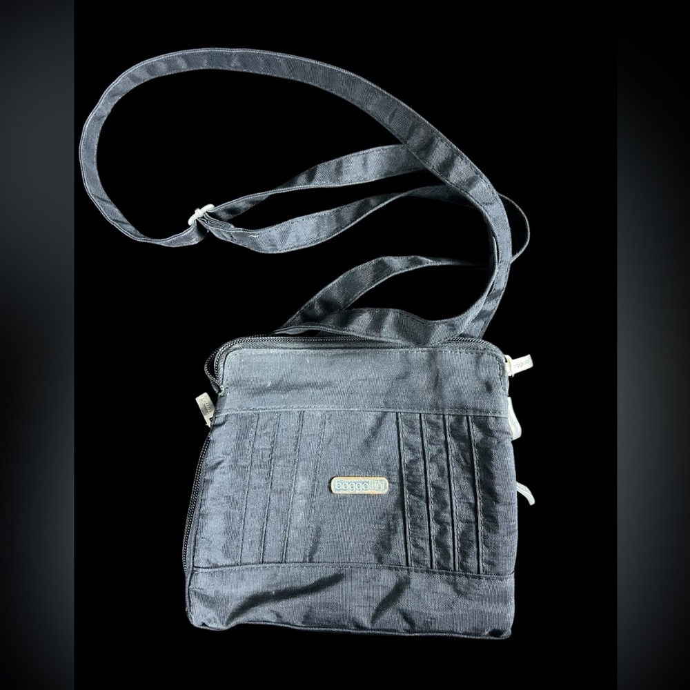 Baggallini Crossbody Purse Bag Black W/ Tan Lining Trapezoid Travel.